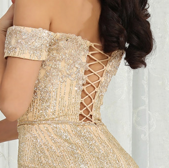 Formal dress - Picture 6 of 7